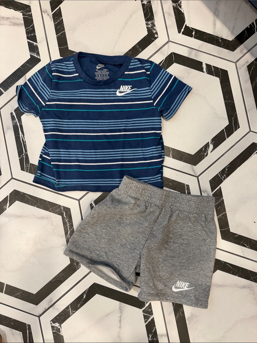 Nike Stripe Outfit